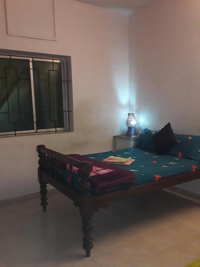 Elisa Home Stay Villa Puduccseri Kültér fotó